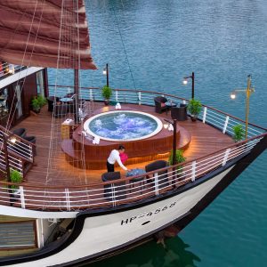 orchid-classic-sundeck-jacuzzi-5