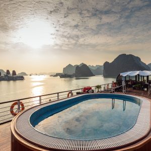 orchid-premium-sundeck-jacuzzi-1