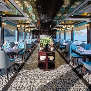 restaurant-luxury-dining-sea-lion-cruise-halong-bay-viettrendtour