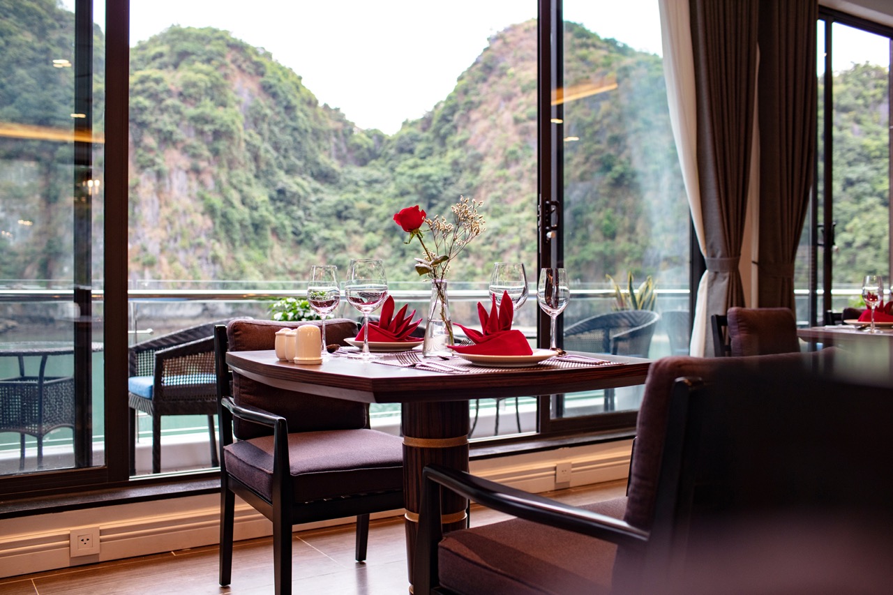 1. Spectacular mountain view dining setup at ViettrendTour hotel in Vietnam.