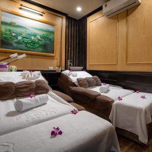spa-treatment-room-couple-beds-peony-cruises-lan-ha-bay-viettrendtour