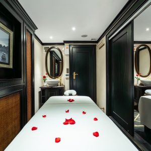 spa-treatment-room-rose-petals-ambassador-cruise-halong-bay-viettrendtour