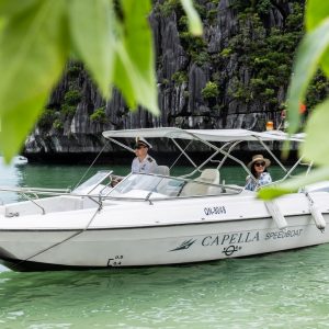 speedboat-captain-guest-lagoon-capella-cruise-lan-ha-bay-viettrendtour