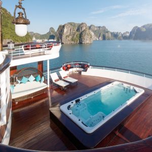 sundeck-jacuzzi-panorama-karsts-ambassador-cruise-halong-bay-viettrendtour