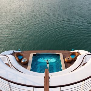swimming-pool-aft-deck-panorama-capella-cruise-lan-ha-bay-viettrendtour