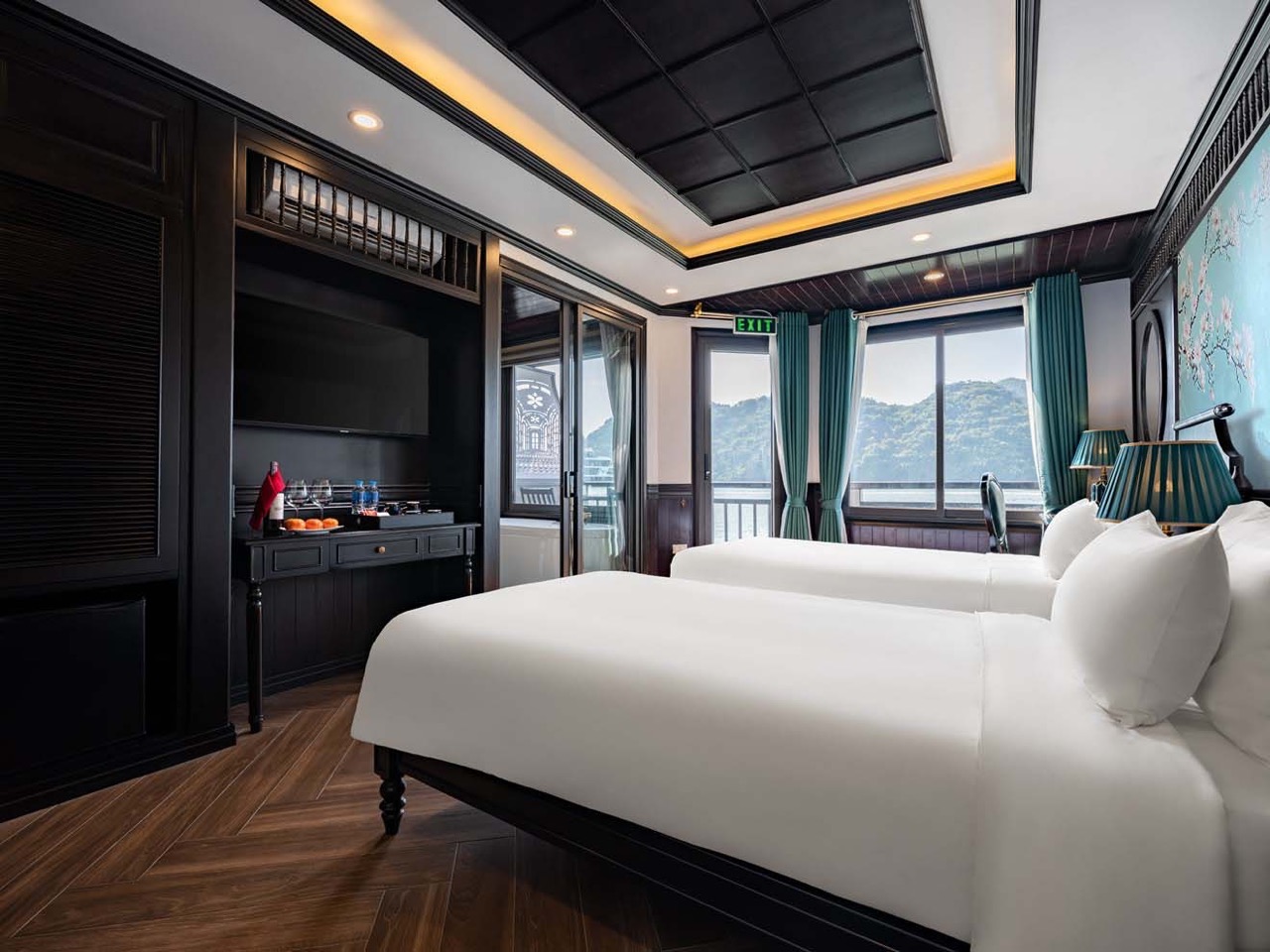 Stunning cruise balcony overlooking Halong Bay, perfect for relaxing and enjoying scenic vistas in s.
