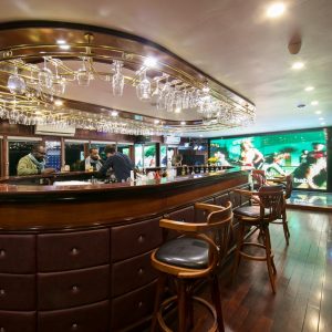 bar-top-deck-lounge-la-regina-royal-halong-bay-viettrendtour