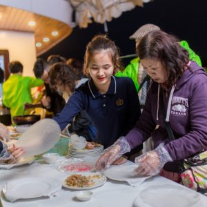 cooking-class-spring-roll-workshop-la-regina-royal-halong-bay-viettrendtour