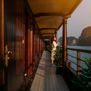 corridor-balcony-nostalgia-cruise-lan-ha-bay-viettrendtour