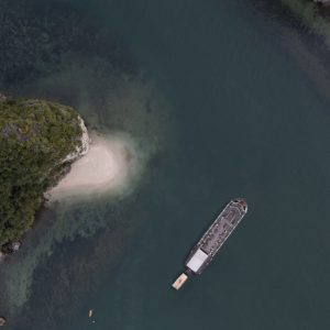 drone-hidden-beach-la-regina-classic-bai-tu-long-viettrendtour