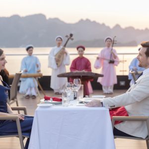 floating-village-calista-cruise-halong-bay-viettrendtour