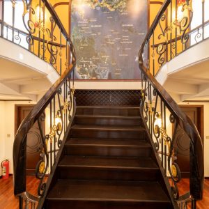 grand-staircase-cycad-cruise-bai-tu-long-bay-viettrendtour