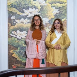 guest-lotus-wall-cycad-cruise-viettrendtour