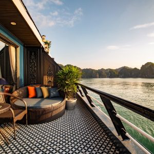 honeymoon-terrace-suite-cabin-10-rosy-cruise-lan-ha-bay-viettrendtour