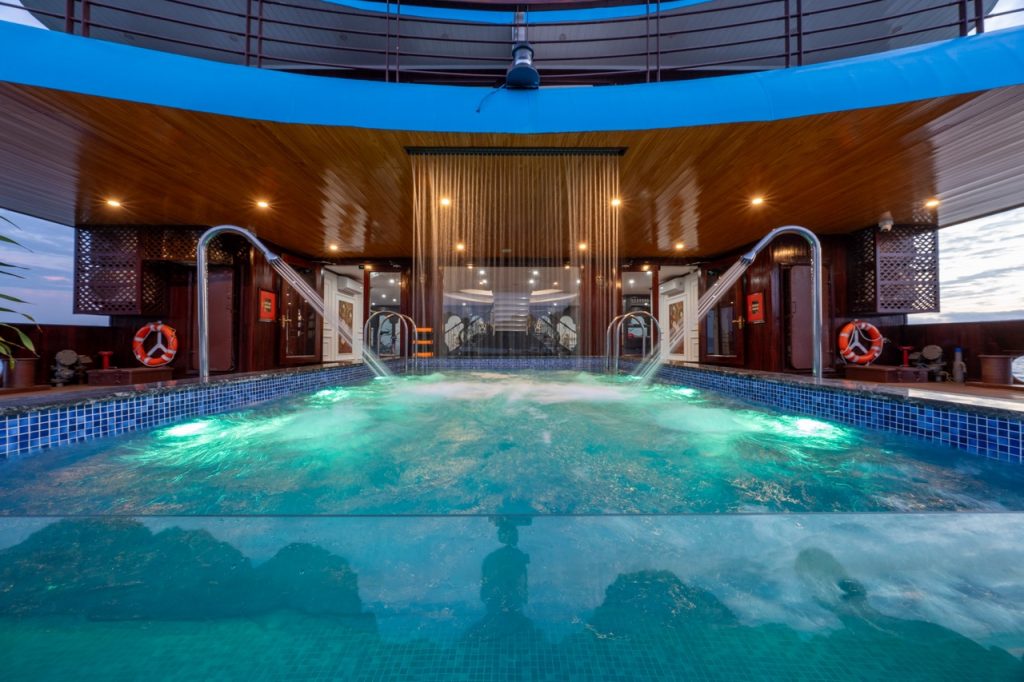 Luxurious cruise pool with modern design on Bai Tu Long Bay, perfect for relaxing after exploring sc.