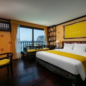 king-suite-2nd-floor-cabin-1-nostalgia-cruise-lan-ha-bay-viettrendtour
