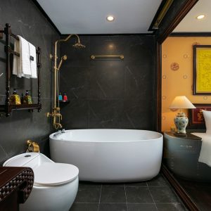 king-suite-2nd-floor-cabin-5-nostalgia-cruise-lan-ha-bay-viettrendtour