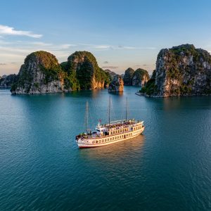 limestone-karsts-cruise-treasure-junk-bai-tu-long-bay-viettrendtour