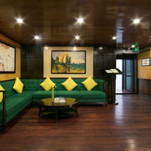 lobby-lounge-green-sofa-la-regina-royal-halong-bay-viettrendtour
