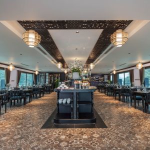 main-restaurant-dining-hall-velar-of-the-sea-lan-ha-bay-viettrendtour