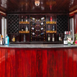 Outdoor Sundeck Bar – Bai Tu Long Bay – ViettrendTour