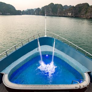 pool-bay-view-rosy-cruise-lan-ha-bay-viettrendtour