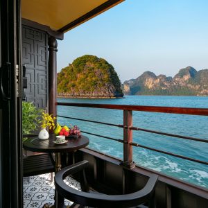 princess-suites-1st-floor-cabin-3-nostalgia-cruise-lan-ha-bay-viettrendtour