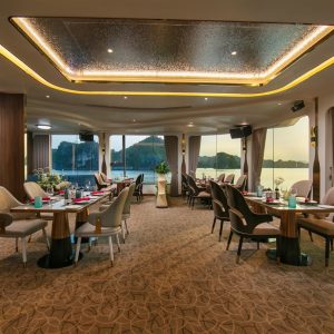 restaurant-sunset-calista-cruise-halong-bay-viettrendtour