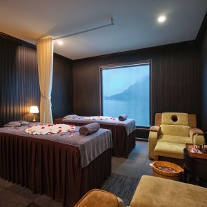 spa-massage-velar-of-the-sea-lan-ha-bay-viettrendtour