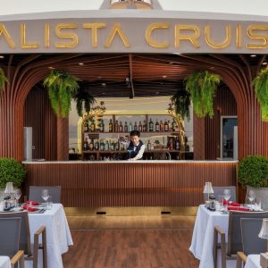 sundeck-bar-day-calista-cruise-halong-bay-viettrendtour