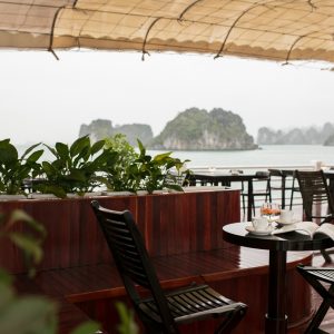 sundeck-covered-alfresco-deck-la-regina-royal-halong-bay-viettrendtour