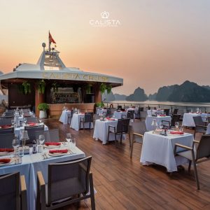 sundeck-dining-twilight-calista-cruise-halong-bay-viettrendtour
