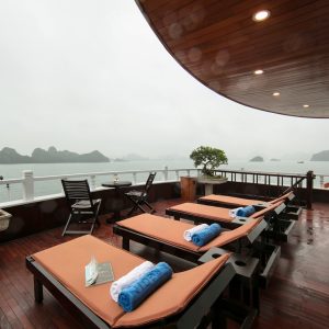 sundeck-loungers-bay-view-la-regina-royal-halong-bay-viettrendtour
