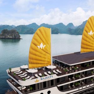 sundeck-loungers-majesty-prime-lan-ha-bay-viettrendtour