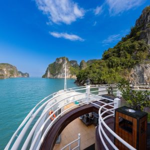 sundeck-panorama-limestone-bay-swan-cruise-bai-tu-long-bay-viettrendtour