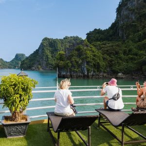 sundeck-panorama-swan-cruise-viettrendtour