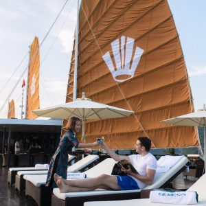 Sundeck Drink Service – Lan Ha Bay – ViettrendTour