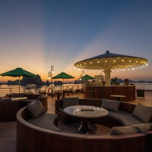 sundeck-sunset-bar-cycad-cruise-bai-tu-long-bay-viettrendtour