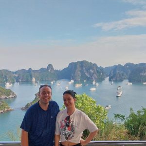 viewpoint-couple-alisa-premier-cruise-halong-bay-viettrendtour