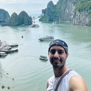 viewpoint-selfie-alisa-premier-cruise-halong-bay-viettrendtour