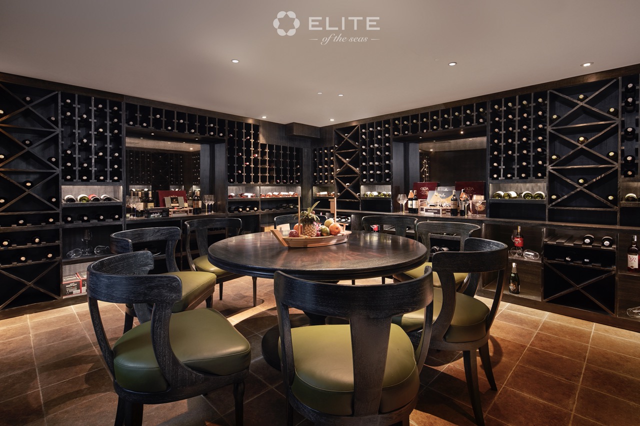 Luxurious cruise lounge with elegant decor and panoramic views of Halong Bay. Perfect for relaxing d.
