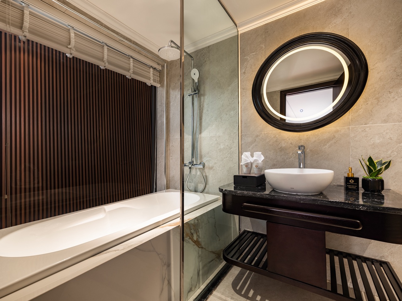 Luxurious cruise balcony overlooking Lan Ha Bay, perfect for relaxing and enjoying stunning seascape.