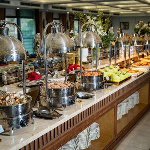 luxury-buffet-restaurant-diana-cruise-lan-ha-bay-viettrendtour