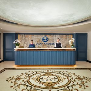 reception-area-diana-cruise-lan-ha-bay-viettrendtour