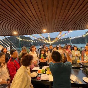 cooking-class-evening-activity-dragon-premium-lan-ha-bay-viettrendtour