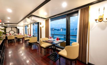 Elegant cruise lounge with panoramic views of Lan Ha Bay, perfect for relaxing during your 3-day cru.